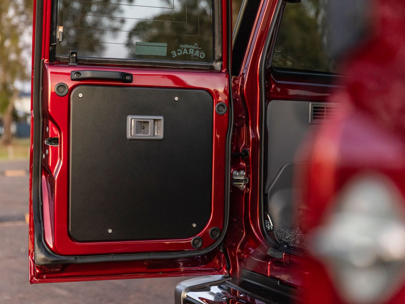 LC76 Rear Door Drop Down Table & Door Cards